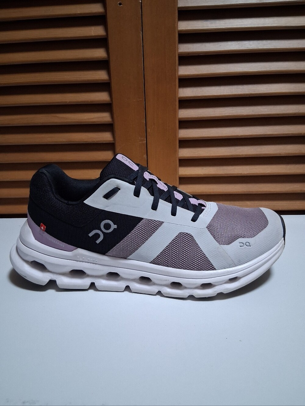 On Cloudrunner Pink Heron / Black Women's Running Shoe * Size: 8.5